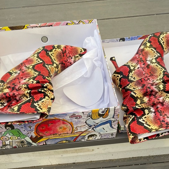 Jeffrey Campbell Guillo-2 Heeled Boots in Red and Yellow Snakeskin Pattern Sz 10 - Picture 7 of 8